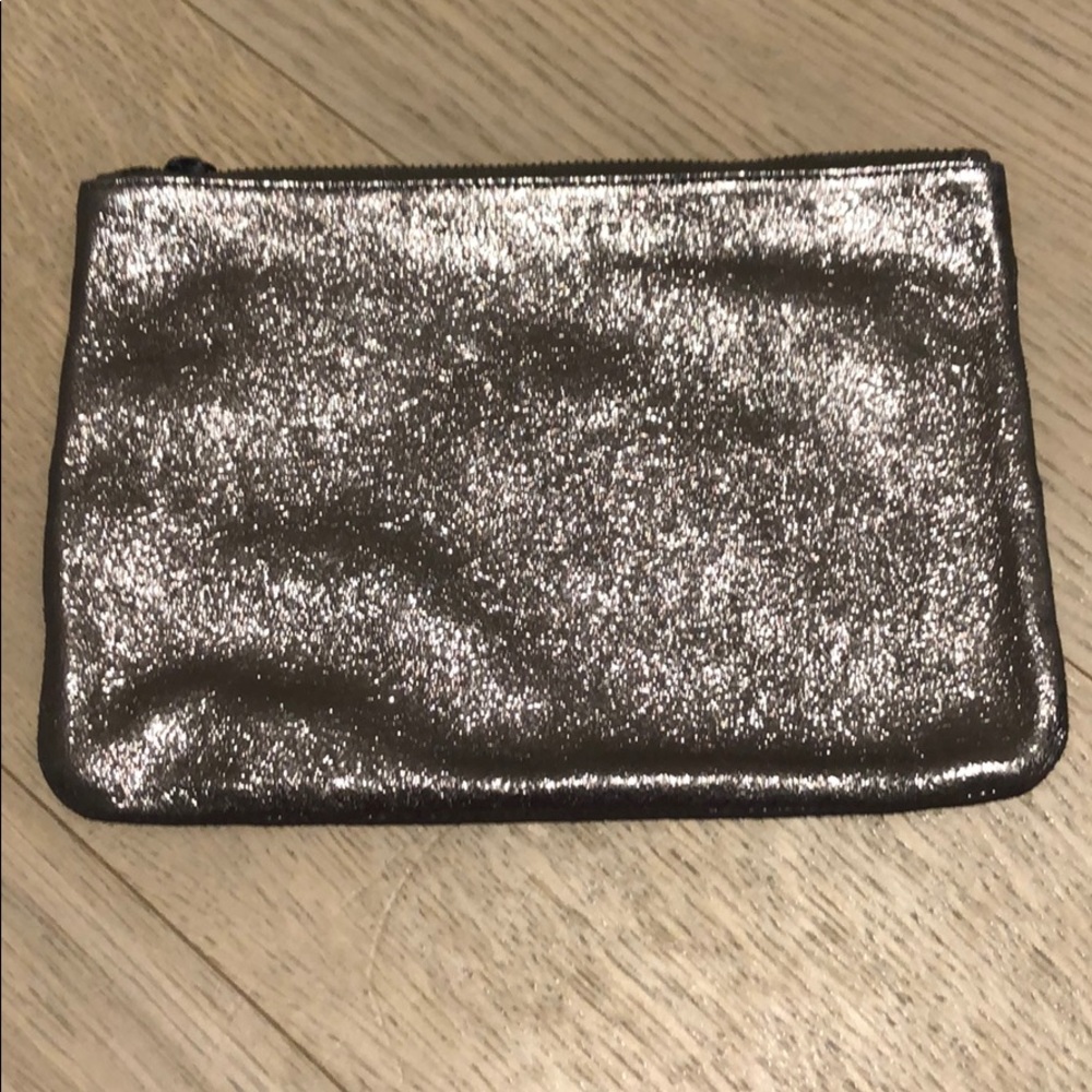 🧡 Marc Jacobs Metallic Zip Pouch